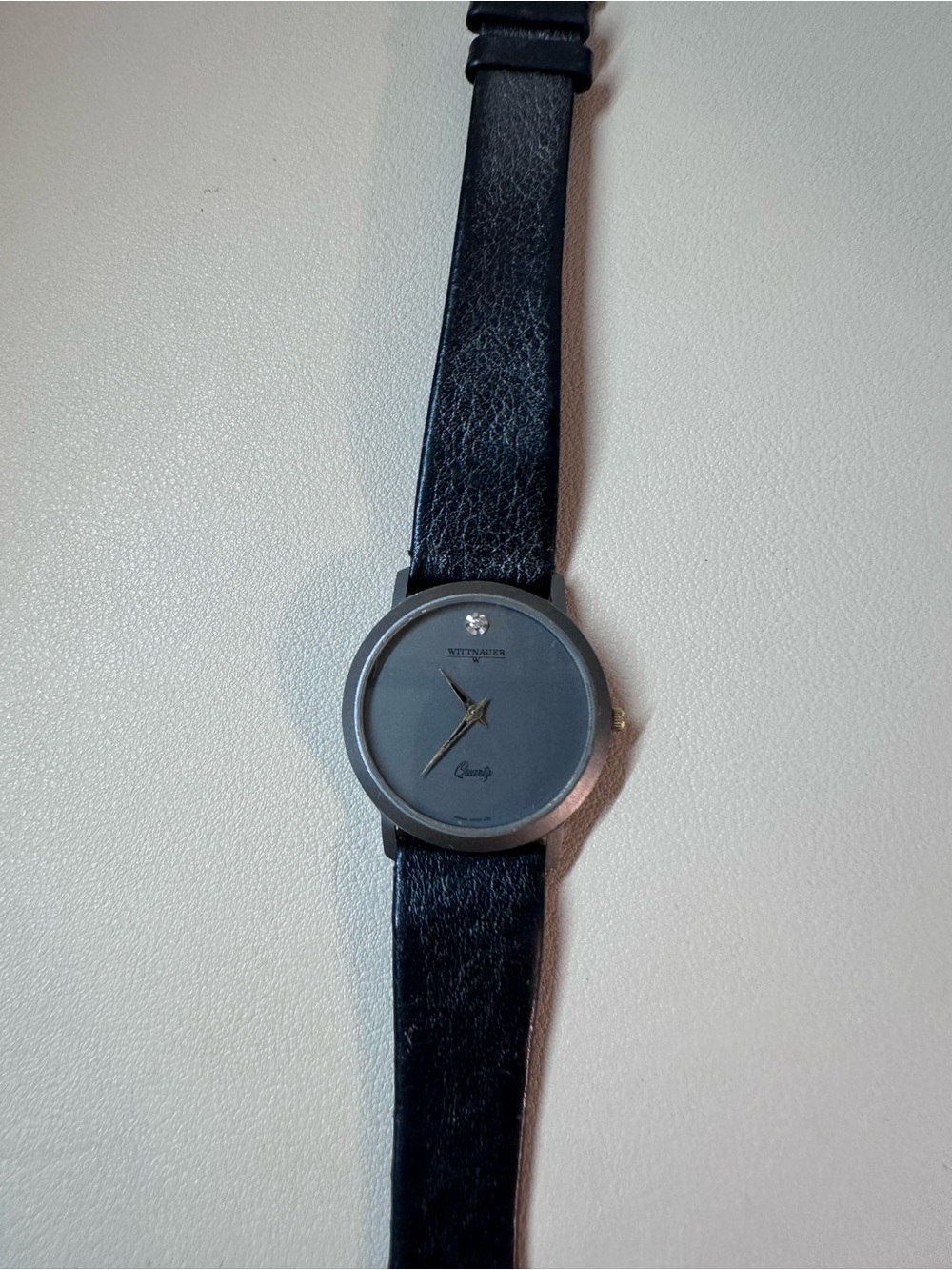 Minimalist Men's Watch with Black Dial and Leather Strap